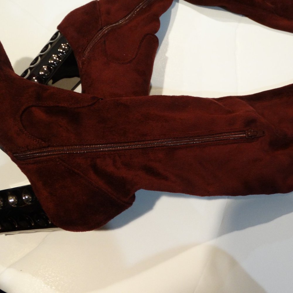 Women's OVER-THE-KNEE Carlos Santana Wine Suede Boots Size 8 Pre-Owned - Picture 4 of 6